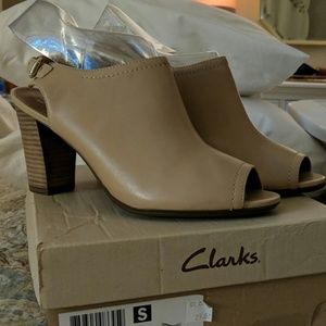 Nude leather open toe stacked heel slingbacks